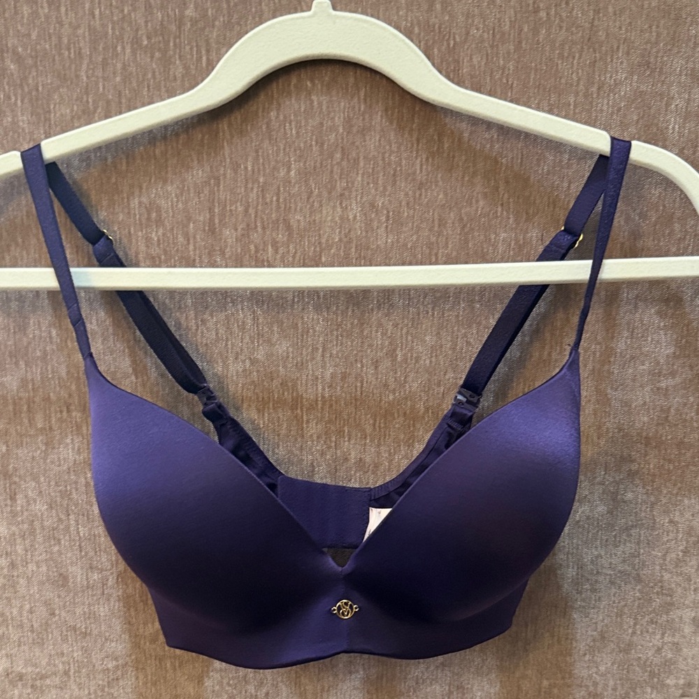 NWOT Victoria’s Secret Wireless Deep Purple Satin Bra with Light Padding 32D